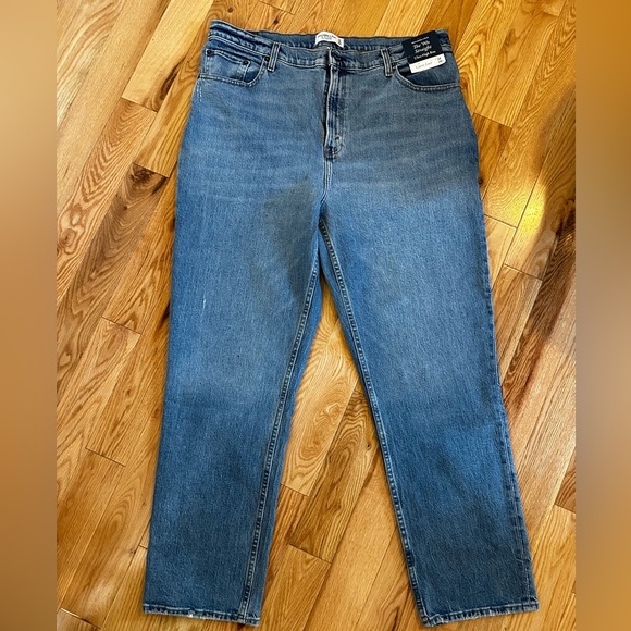 NWT Abercrombie & Fitch Curve Love Ultra High 90s Straight Jeans - Picture 2 of 4